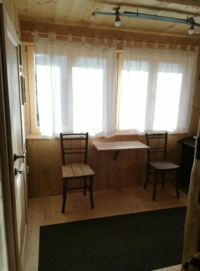 Gostel Koprivnik Pri Kocevju, Kocevski Rog Buitenkant foto