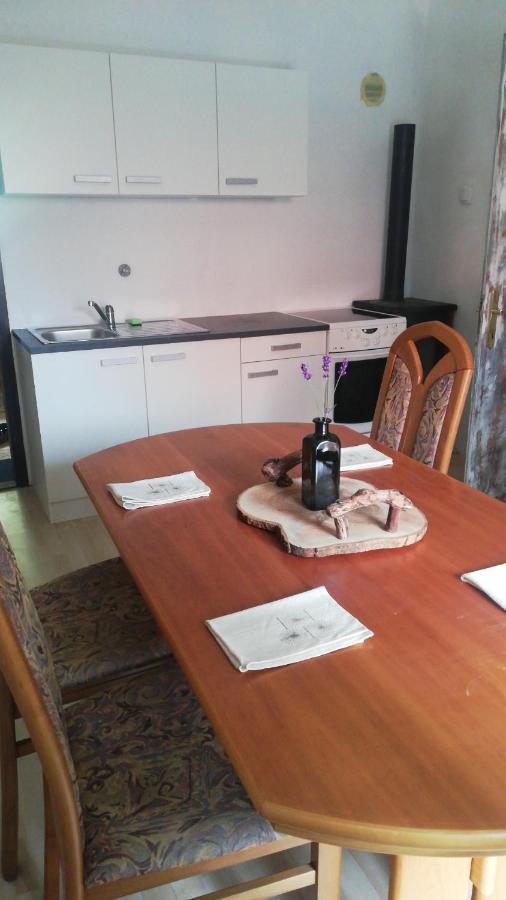 Gostel Koprivnik Pri Kocevju, Kocevski Rog Buitenkant foto
