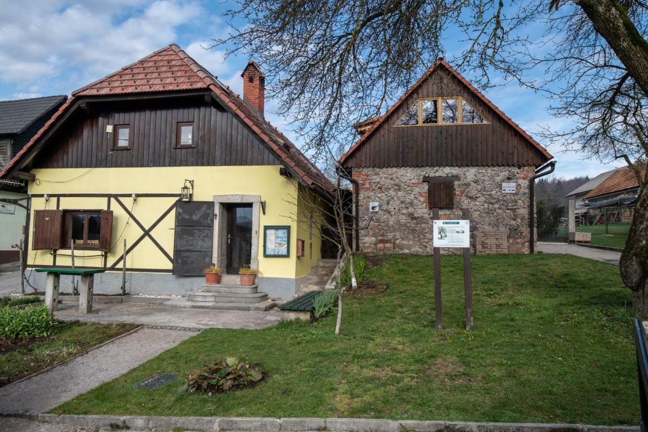 Gostel Koprivnik Pri Kocevju, Kocevski Rog Buitenkant foto